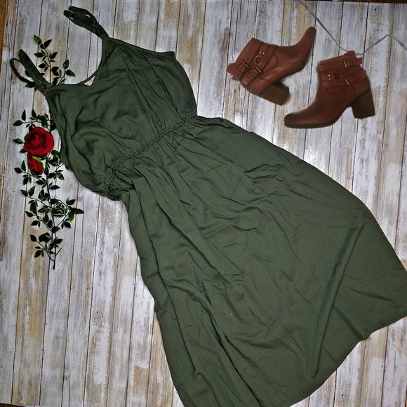 Universal Thread Dresses & Skirts - Universal threads plus 2x maxi cinched waist dress